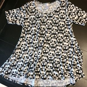 🎃🎅 LuLaRoe Classic T-shirt, size XS